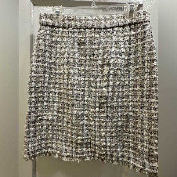 Ann Taylor Tweed Button-Down Frayed Edged Skirt in Gray, White & Black NWT Sz 6 - Picture 5 of 9